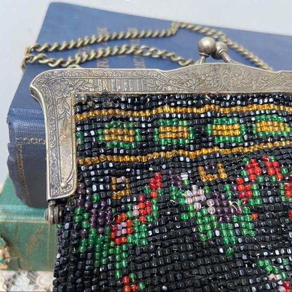 1920’s Glass Bead Floral Bag - Picture 9 of 13